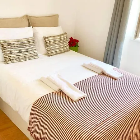32 3 - Life Private Apartment, Bairro Alto דירה ליסבון